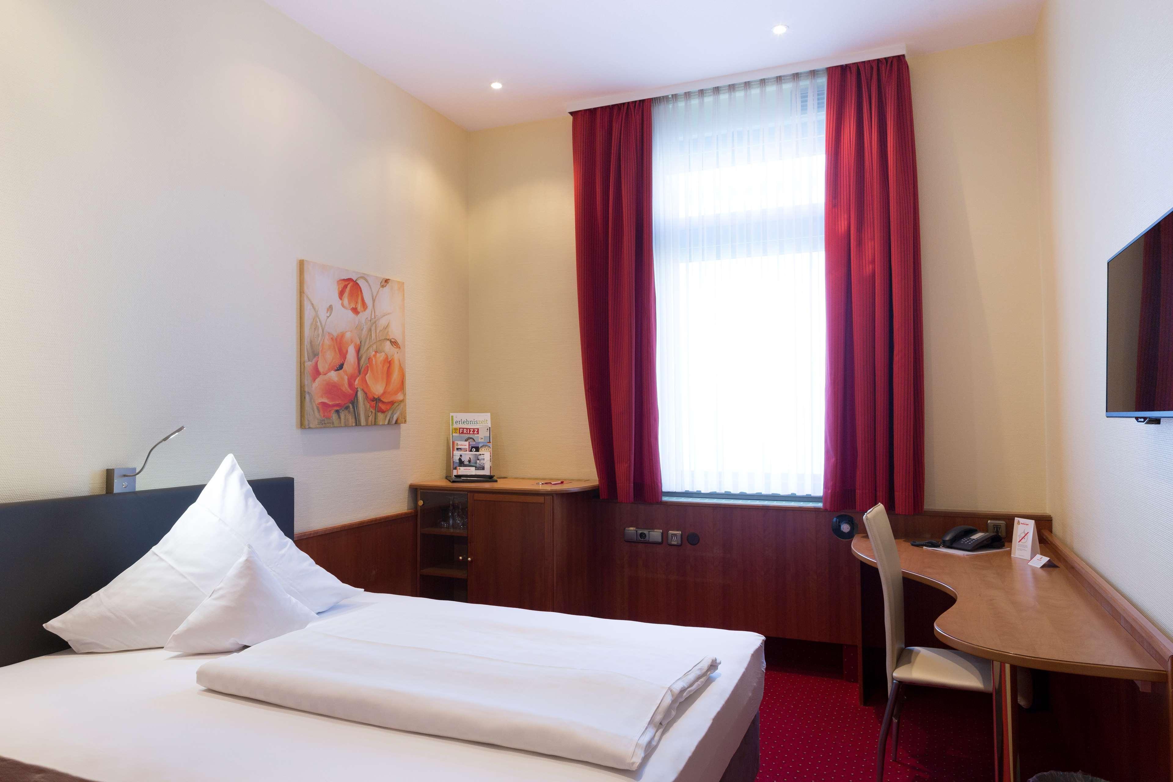 וירצבורג Top Hotel Amberger מראה חיצוני תמונה